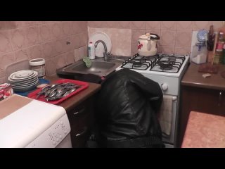 the plumber came to visit big-assed khokhlushka zoya to fix the faucet and fucked her